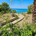 George Seaside Serviced & 4* Pefki