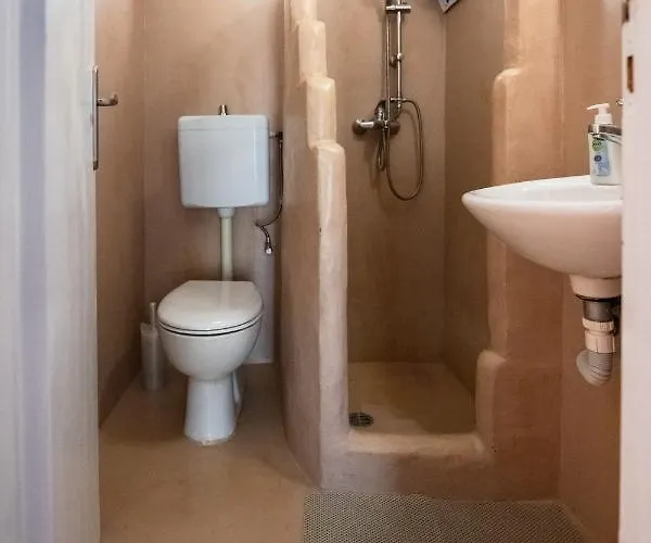 George Seaside Serviced & Pefki