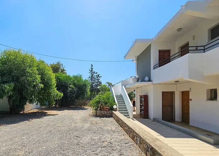 George Seaside Serviced & Pefki