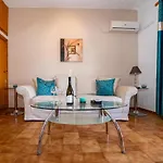 Aparthotel George Seaside Serviced &