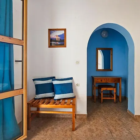 Ξενοδοχείο με διαμερίσματα George Seaside Serviced & 3*