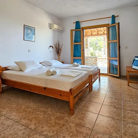 Ξενοδοχείο με διαμερίσματα George Seaside Serviced &