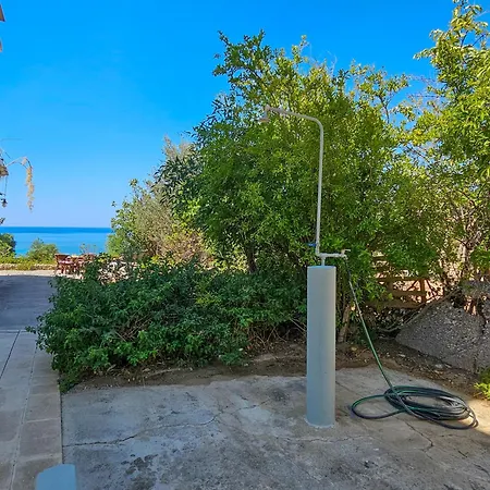 George Seaside Serviced & Πεύκος