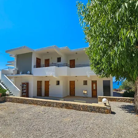 Ξενοδοχείο με διαμερίσματα George Seaside Serviced & 3*