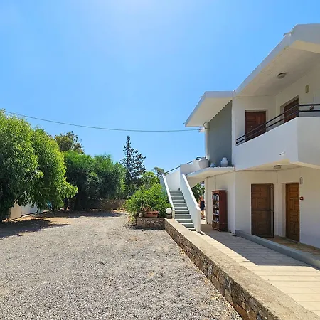 George Seaside Serviced & Πεύκος