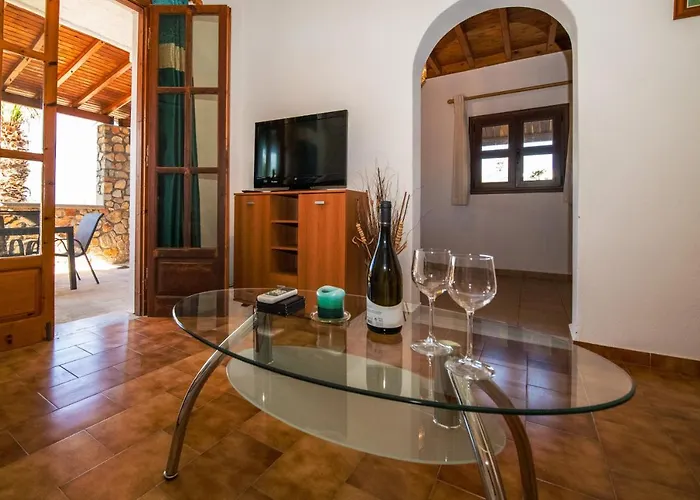 George Seaside Serviced & Pefki (Rhodes)