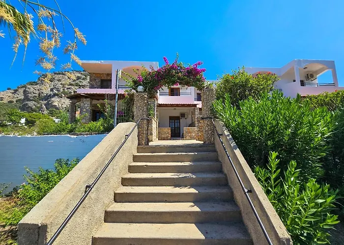 George Seaside Serviced & Pefki (Rhodes)