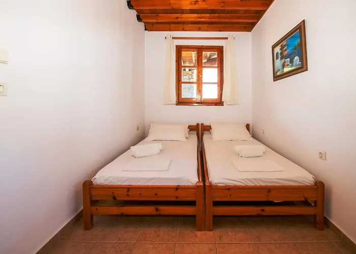 George Seaside Serviced & 3* Pefki (Rhodes)